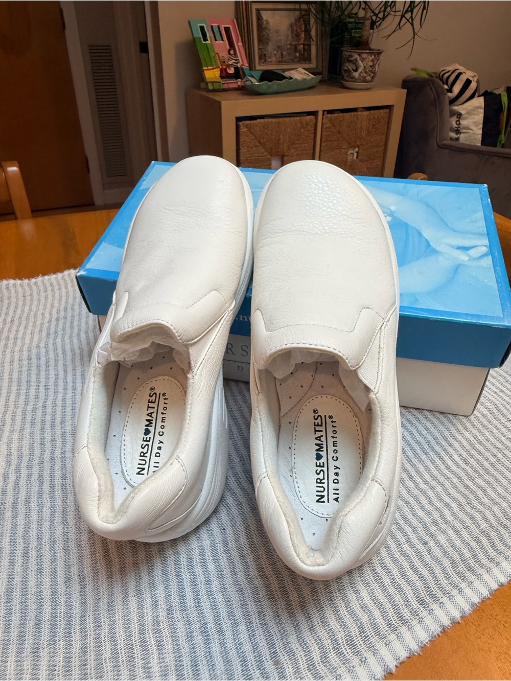 Nurse Mates Women's Dove Slip-Resistant Leather Nursing Shoes White - Size 7.5